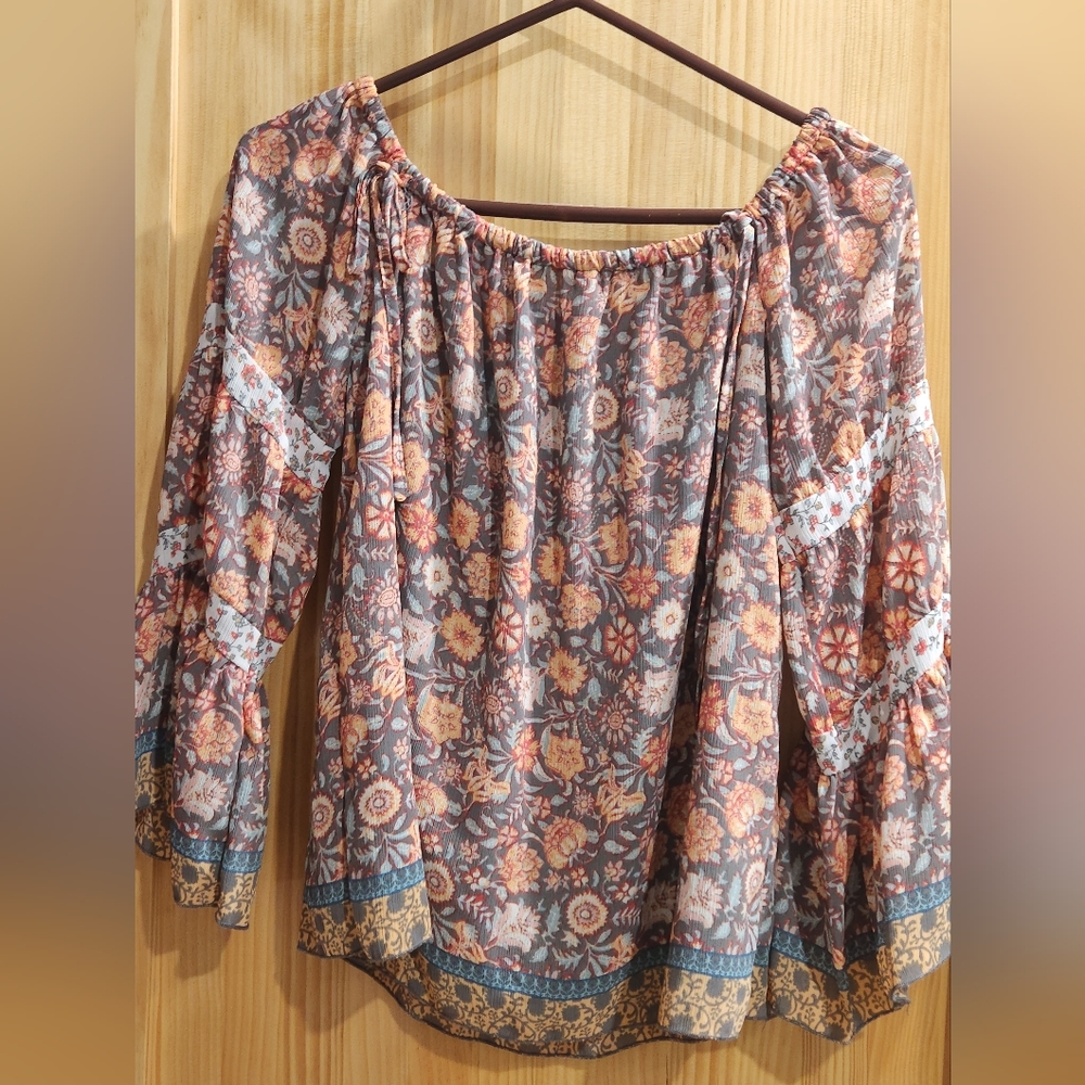 Jessica Simpson: Off the Shoulder Floral Mixed Colors Bell Sleeves Top